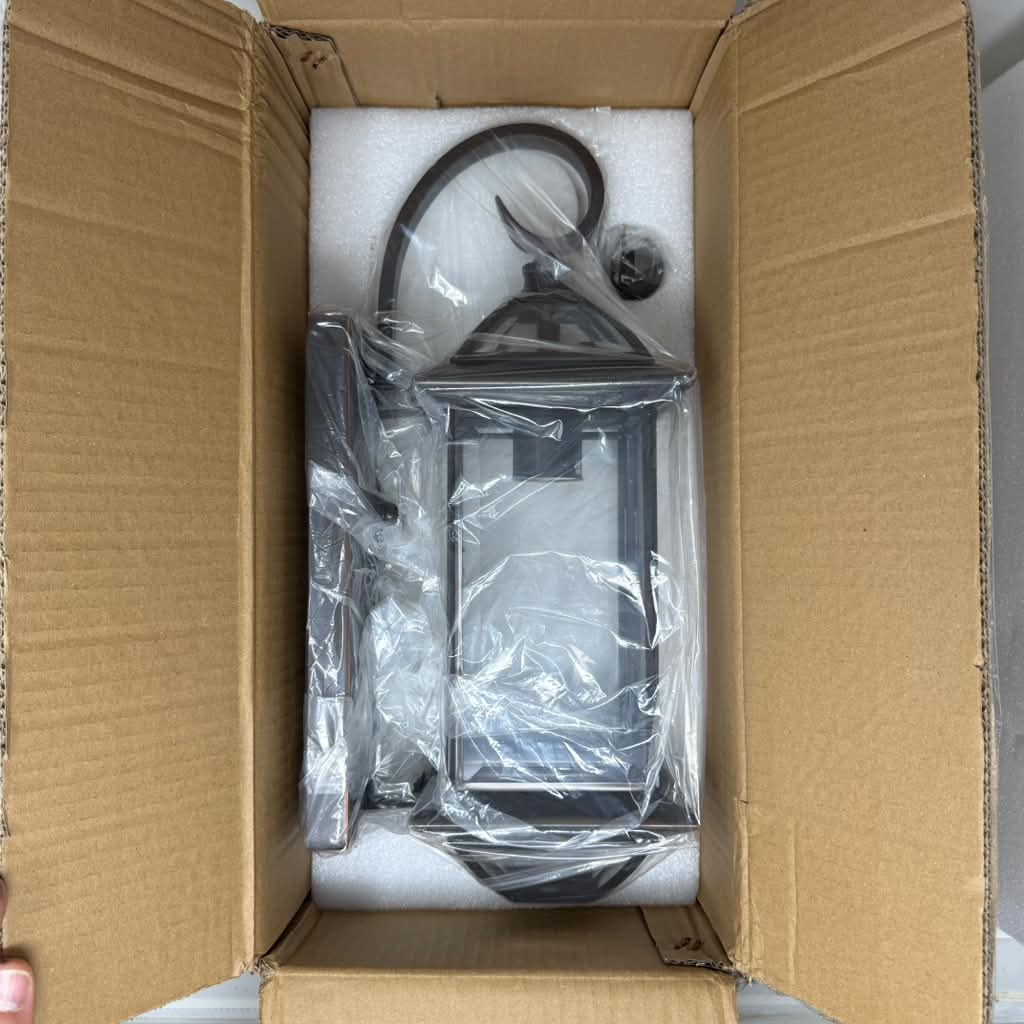ShinYouneL Outdoor Wall Lantern 18.5 in Oil-Rubbed Bronze Open Box