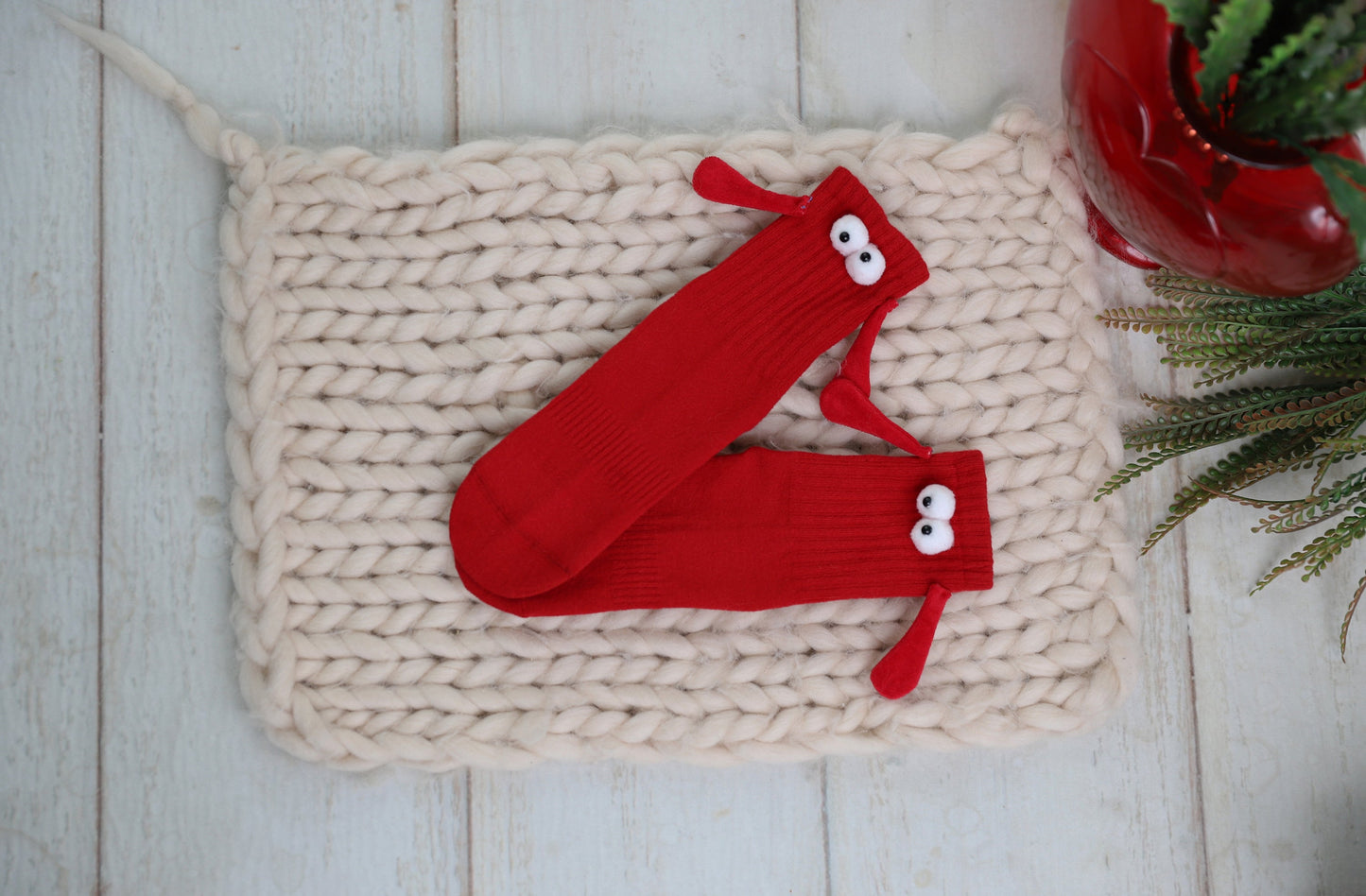 Magnetic Red Couple Socks 1 Pair Romantic Holding Hands Gift Size 5-10 Unisex