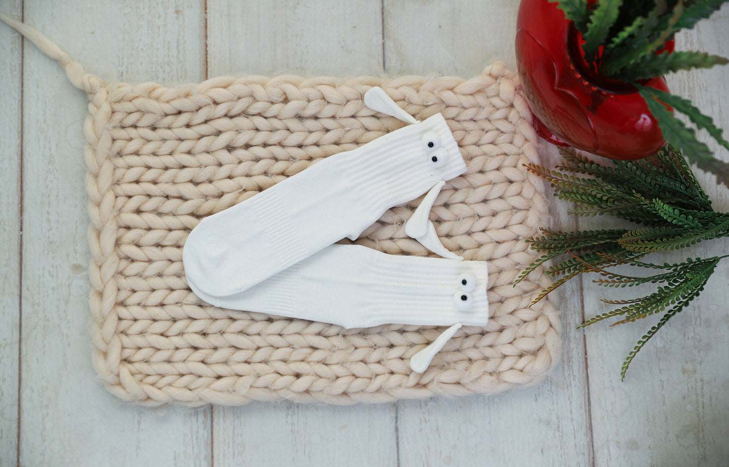 Magnetic Couple Socks White 1 Pair Matching Holding Hands Gift Size 5-10 Unisex